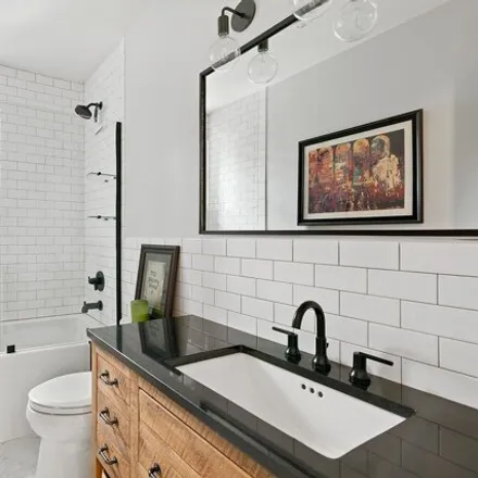 Image 6 - 37-22 80th Street, New York, NY 11372, USA - Apartment for sale