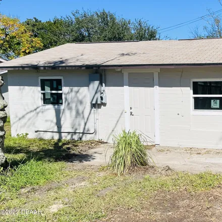 Rent this 1 bed townhouse on 145 3rd Street in Holly Hill, FL 32117