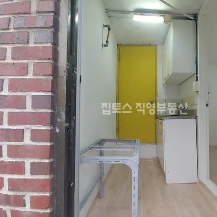 Rent this studio apartment on 서울특별시 마포구 합정동 431-37