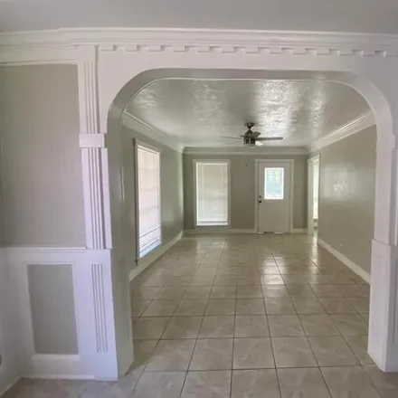 Image 3 - 8049 Meadowbrook Drive, Houston, TX 77017, USA - House for sale