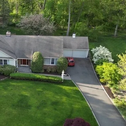 Image 2 - 280 Tanglewood Trl, New Jersey, 07933 - House for sale