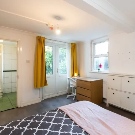 Rent this 7 bed room on Tufnell Park Station in Tufnell Park Road, London