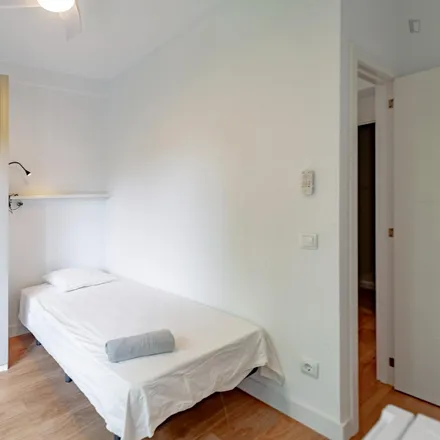 Image 3 - Madrid, Avenida de la Albufera, 28018 Madrid - Room for rent
