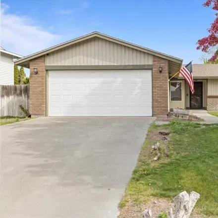Buy this 3 bed house on 8872 Falls Avenue in Kennewick, WA 99336