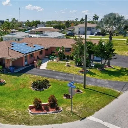 Buy this 7 bed house on 11491 Linda Loma Drive in Iona, FL 33908