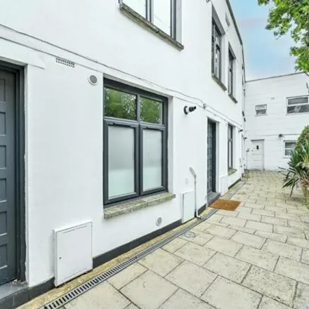 Buy this 2 bed house on Tate House in 27 Manse Road, London