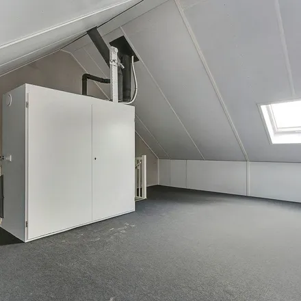Rent this 3 bed apartment on Molkenkelder 28 in 8941 AJ Leeuwarden, Netherlands