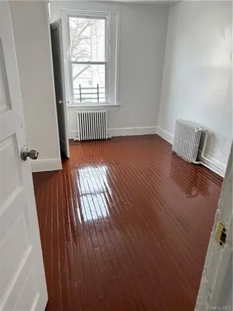 Image 3 - 3054 Fenton Avenue, New York, NY 10469, USA - House for rent