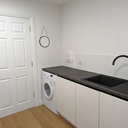 Image 7 - 10 Golden Square, Aberdeen City, AB10 1RB, United Kingdom - Apartment for rent