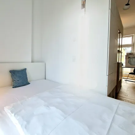 Rent this 1 bed apartment on Domstraße 86 in 50668 Cologne, Germany