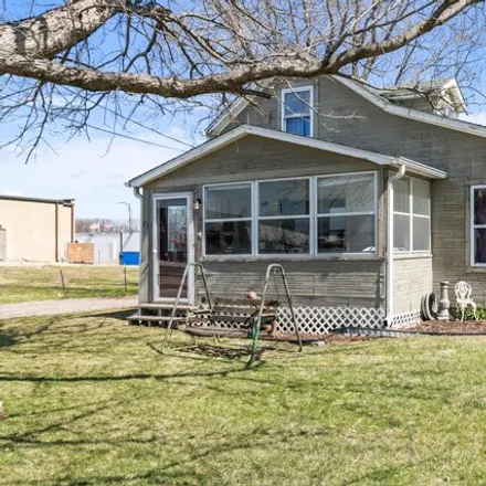 Buy this 2 bed house on PayDay Express in West Broadway, Council Bluffs