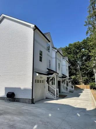 Rent this 4 bed townhouse on DeLauro Drive in Barnesville, New Haven