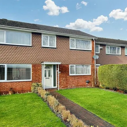 Buy this 3 bed townhouse on Perth Close in Bletchley, MK3 7SN