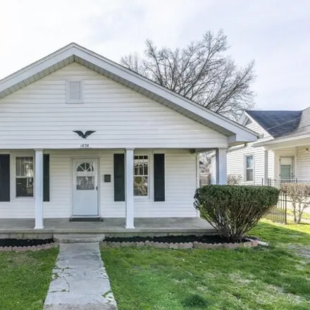 Buy this 3 bed house on 1832 Clifton Avenue in Paris, KY 40361
