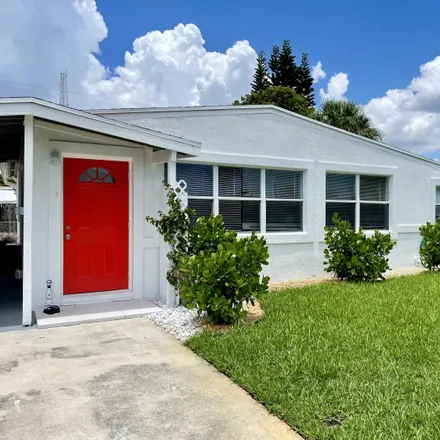 Buy this 3 bed house on 414 Southwest 15th Avenue in Delray Beach, FL 33444