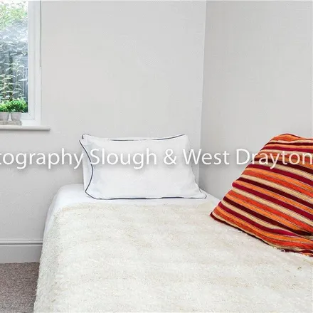 Rent this 1 bed room on 2 Broomfield in Guildford, GU2 8LH