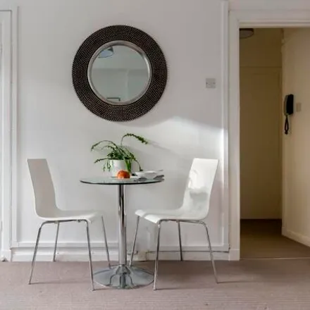 Image 3 - Grosvenor Road, London, SW1V 3NW, United Kingdom - Apartment for rent