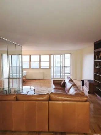 Image 7 - 102-31 67th Avenue, New York, NY 11375, USA - Apartment for sale