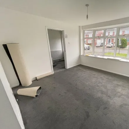 Image 5 - Buckingham Grove, Wall Heath, DY6 9BT, United Kingdom - Duplex for rent