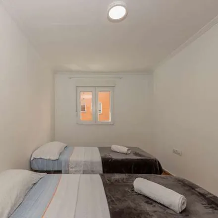 Image 8 - Carrer del Lliri, 32, 46024 Valencia, Spain - Apartment for rent