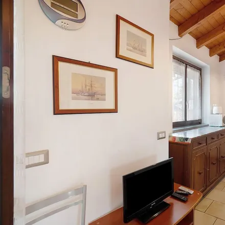 Image 4 - Monvalle, Varese, Italy - Apartment for rent