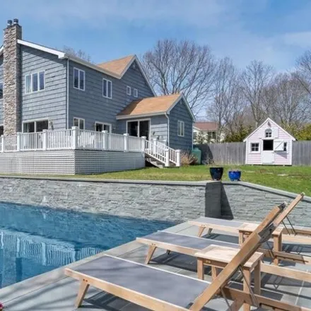 Rent this 4 bed house on 26 Boatsteerers Court North in Northwest Harbor, East Hampton