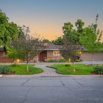 Image 1 - 6445 East Lane Avenue, Fresno, CA 93727, USA - House for sale