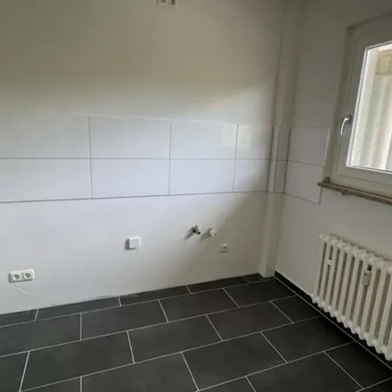 Image 4 - Hugo-Bansen-Straße 2, 47229 Duisburg, Germany - Apartment for rent