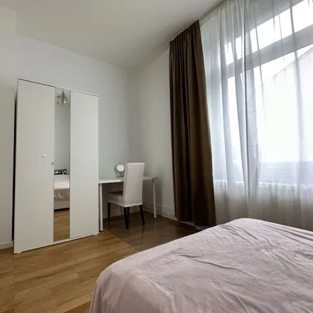 Rent this 1 bed apartment on Schwarzburgstraße 40 in 60318 Frankfurt, Germany