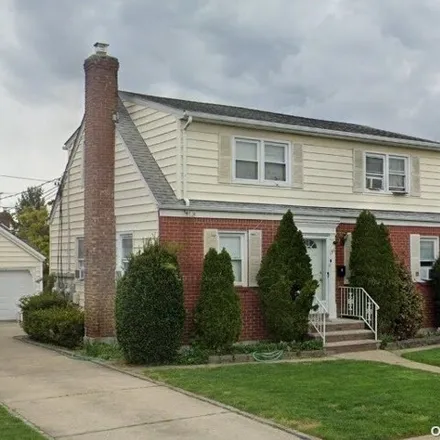 Rent this 2 bed house on 156 Cornwell Avenue in Village of Williston Park, North Hempstead