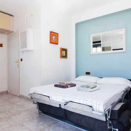 Rent this studio apartment on Carrer de l'Encarnació in 200-194, 08001 Barcelona