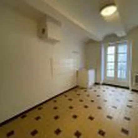 Image 4 - 4 Place de l'Hôtel de Ville, 07200 Aubenas, France - Apartment for rent