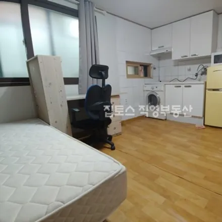 Rent this studio apartment on 서울특별시 서대문구 연희동 344-94