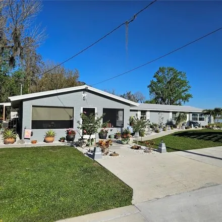 Buy this 3 bed house on 3398 Lakeview Drive in Polk County, FL 33844