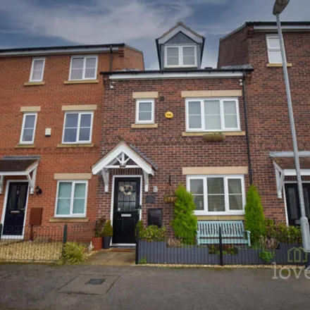 Buy this 3 bed townhouse on unnamed road in Walkeringham, DN10 4DY