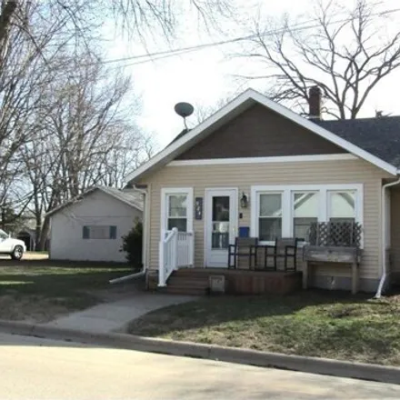 Buy this 3 bed house on 933 William Drive in Montevideo, MN 56265