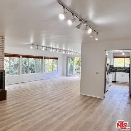 Image 1 - 414 North Maple Drive, Beverly Hills, CA 90211, USA - Apartment for rent