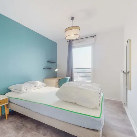 Rent this 4 bed room on École Supérieure des Sciences Économiques et Commerciales in Avenue Bernard Hirsch, 95000 Cergy