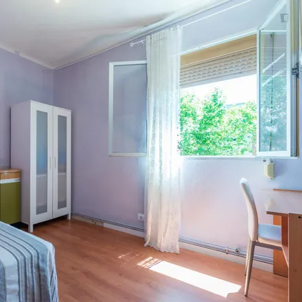 Rent this 3 bed room on Calle de Peña Redonda in 6, 28053 Madrid