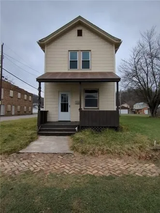 Rent this 2 bed house on 820 25th Street in Mount Washington, Beaver Falls