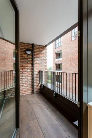 Image 2 - Rosewood Building, Gorsuch Street, London, E2 8JF, United Kingdom - Apartment for rent