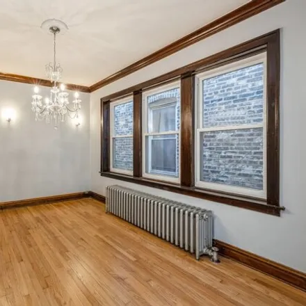 Image 4 - 4411 South Maplewood Avenue, Chicago, IL 60632, USA - House for sale