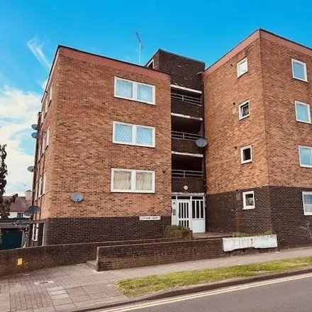 Buy this 1 bed apartment on Lothair Court in The Common, Hatfield