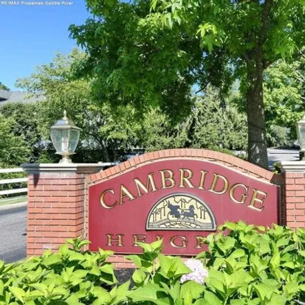 Image 2 - 316 Cambridge Drive, Ramsey, NJ 07446, USA - House for sale