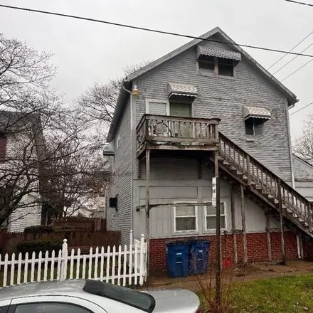 Buy this 12 bed house on 1884 Arlington Avenue in Toledo, OH 43609