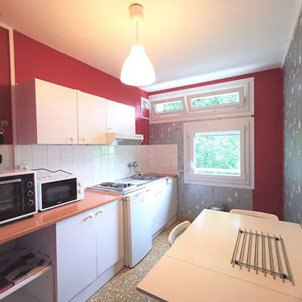 Rent this 2 bed apartment on 17 Cours Président John Fitzgerald Kennedy in 35043 Rennes, France