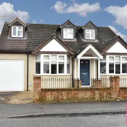 Buy this 4 bed house on Hamilton Road in Leavesden, WD4 8PZ