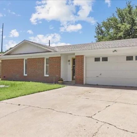 Image 2 - 4809 72nd St, Lubbock, Texas, 79424 - House for sale