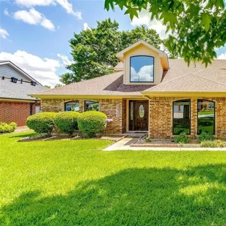 Buy this 3 bed house on 3429 Sprindeltree Dr in Grapevine, Texas