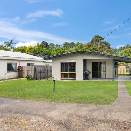 Rent this 3 bed house on 35 Beerwah Parade